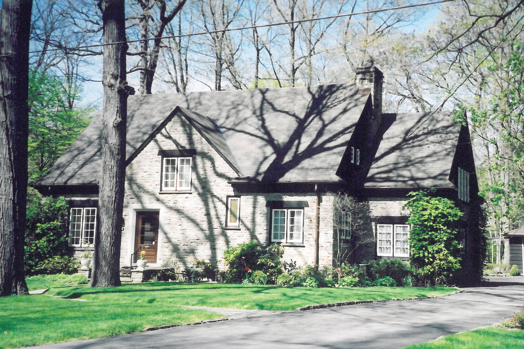 English cottage before renovation.